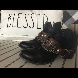 Freebird Mystic Size 9 black